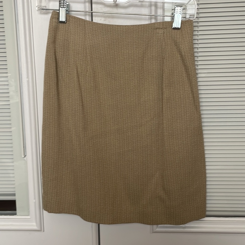 Ann Taylor Petite Skirt. Fully Lined.
